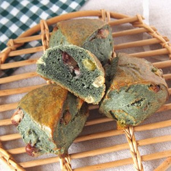 【生クリーム仕込みのしっとりスコーン】よもぎスコーン3個セット 1枚目の画像