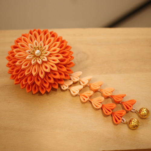 つまみ細工の髪飾り半くす剣つまみ-オレンジグラデーション- 成人式