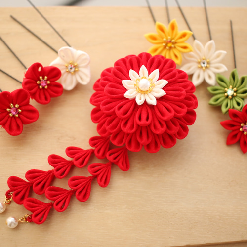 受注】つまみ細工丸つまみ半くす髪飾りセット-赤- 七五三 成人式 卒業