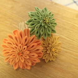 つまみ細工のお花髪飾り-オレンジ1- 2枚目の画像