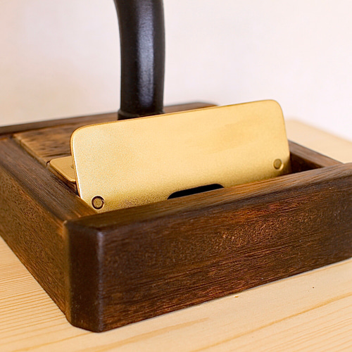 スマホ 置くだけスピーカー 01（時代物、真空管ラジオ用ラッパ