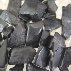 北海道産 ブラックシリカ（黒鉛珪石） 原石 さざれ 100g/ロット