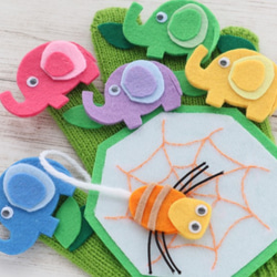 手袋シアター「ぞうさんとくものす」 2枚目の画像