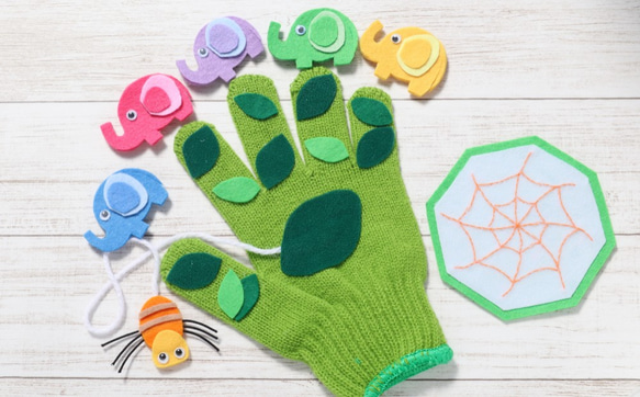 手袋シアター「ぞうさんとくものす」 4枚目の画像