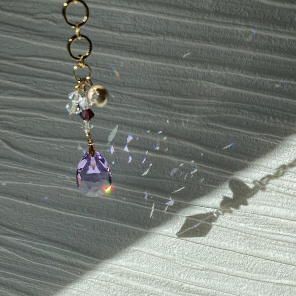 上質なクリスタルガラスがキラキラ 輝く サンキャッチャー バッグチャーム クリスマスプレゼントに✨️ 3枚目の画像
