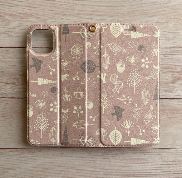 スマホケース手帳型【iPhone】北欧の森　グレイッシュピンク 3枚目の画像