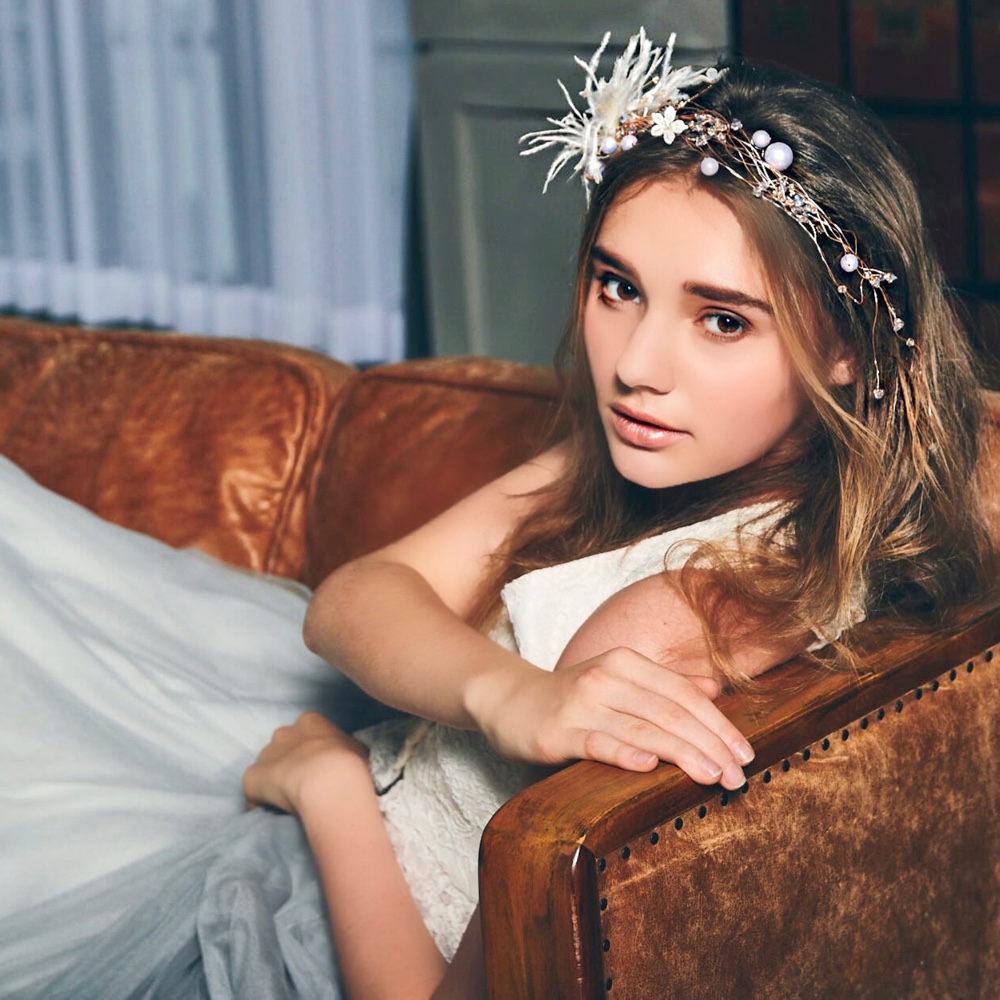 ウェディング ヘッドアクセサリー ブライダル アクセサリー 結婚式 【２点セットフェザーグラスヘッドパーツ、イヤリング】