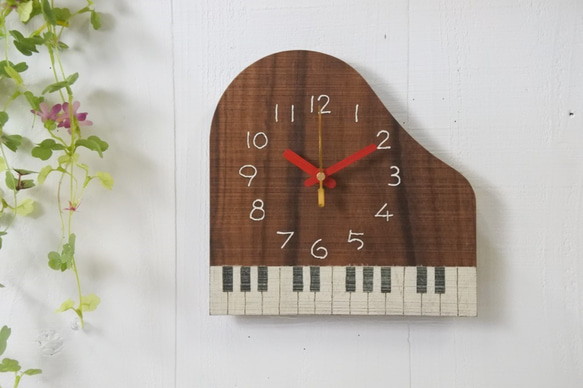 【ふふき様の専用ページ】ピアノの時計 M　ウォールナット材 1枚目の画像