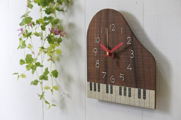 【ふふき様の専用ページ】ピアノの時計 M　ウォールナット材 3枚目の画像