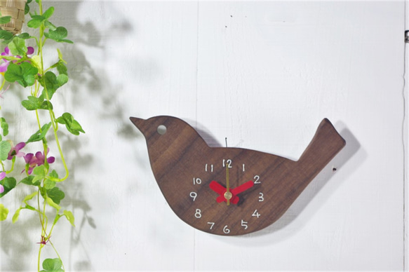 コトリの時計　ウォールナット材　 1枚目の画像