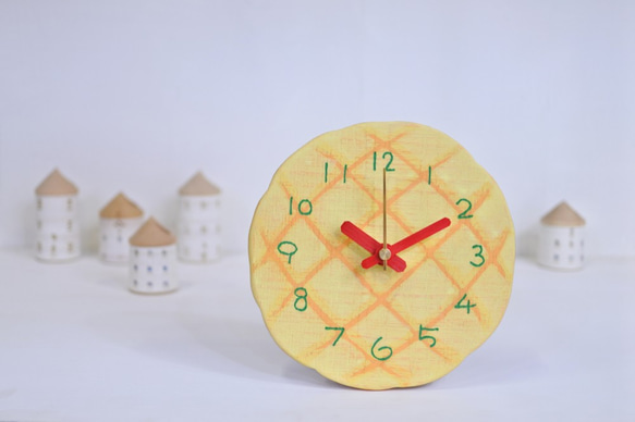 メロンパンの時計　置時計・壁掛け時計兼用タイプ　パン 1枚目の画像