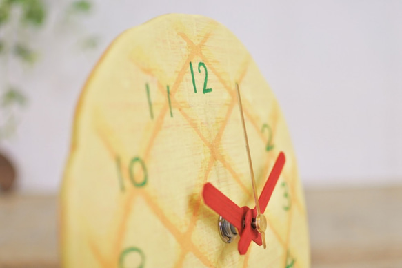 メロンパンの時計　置時計・壁掛け時計兼用タイプ　パン 4枚目の画像