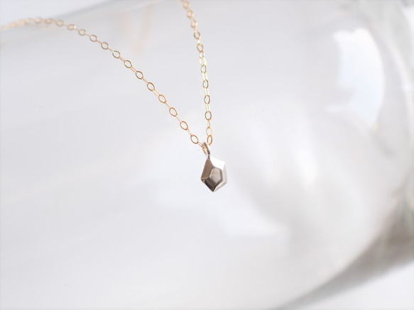 lítið fimmtungur necklace：変形五角形　ネックレス　シルバー　ゴールドフィールド 3枚目の画像