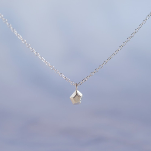 ネックレス・ペンダント QUARQOR 5506 NECKLACE Verdant Spark Pendant – Courtney Reckord