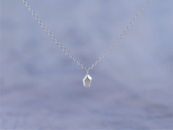 lítið fimmtungur necklace A：変形五角形　ネックレス　シルバー 2枚目の画像