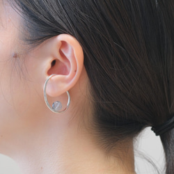 天然石シルバーイヤーカフ  Svart og hvítt ear cuff：トルマリンインクオーツ 6枚目の画像