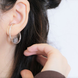 天然石シルバーイヤーカフ  Svart og hvítt ear cuff：トルマリンインクオーツ 7枚目の画像