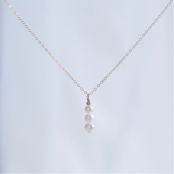 Þreföld perla necklace：３連淡水パールネックレス 1枚目の画像