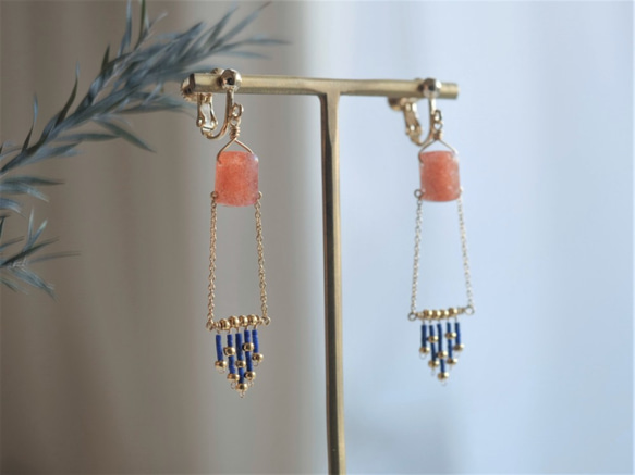 Tapestry earrings:サンストーン×ラピスラズリ　天然石ピアス・イヤリング 2枚目の画像