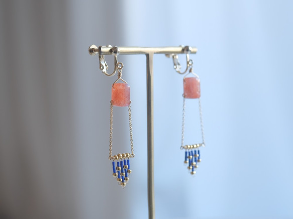 Tapestry earrings:サンストーン×ラピスラズリ　天然石ピアス・イヤリング 5枚目の画像