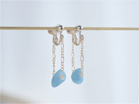 aquamarine swing chain earring：アクアマリン×フィガロチェーン 1枚目の画像