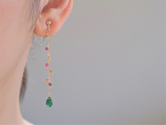 green aventurine earring：アベンチュリン×ヘソナイト×ルビー ロング天然石ピアス・イヤリング 5枚目の画像