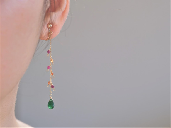green aventurine earring：アベンチュリン×ヘソナイト×ルビー ロング天然石ピアス・イヤリング 7枚目の画像