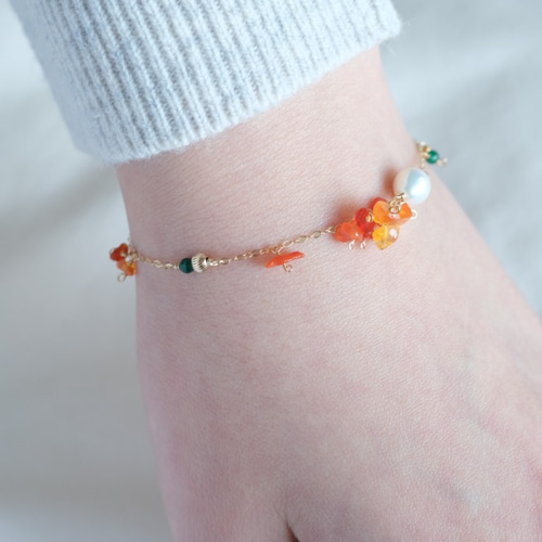 fire opal bracelet：ファイヤーオパール×淡水パールチェーン 