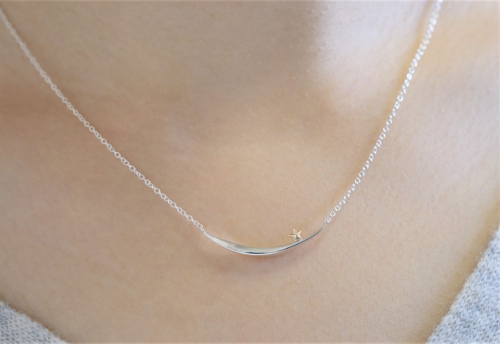 tungl og stjö necklace：K10YG×silver925　星カーブバーネックレス　シルバー×ゴールド