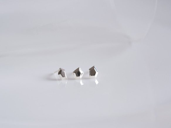 lítið fimmtungur pierced earrings：変形五角形ピアス　silver　シルバー925 2枚目の画像