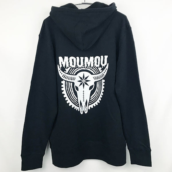 「MOUMOU」バッファロー スカル 牛 丑 レギュラーパイル パーカー 黒 ※両面プリント 4枚目の画像