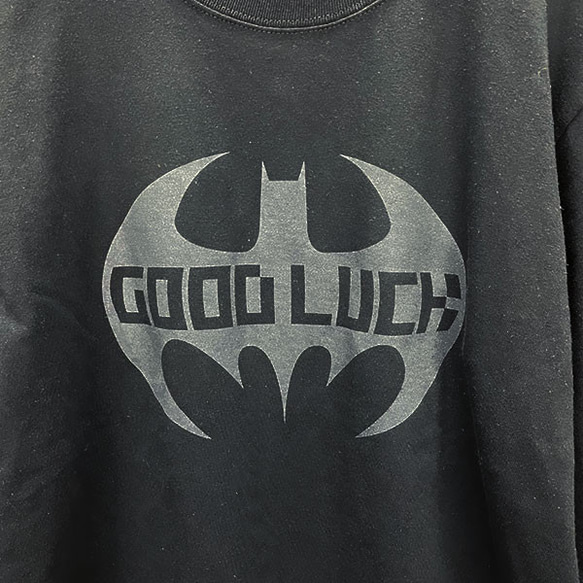 GOOD LUCK BAT ロンＴ ブラック／ダークグレー ※フロント＆袖プリント 3枚目の画像
