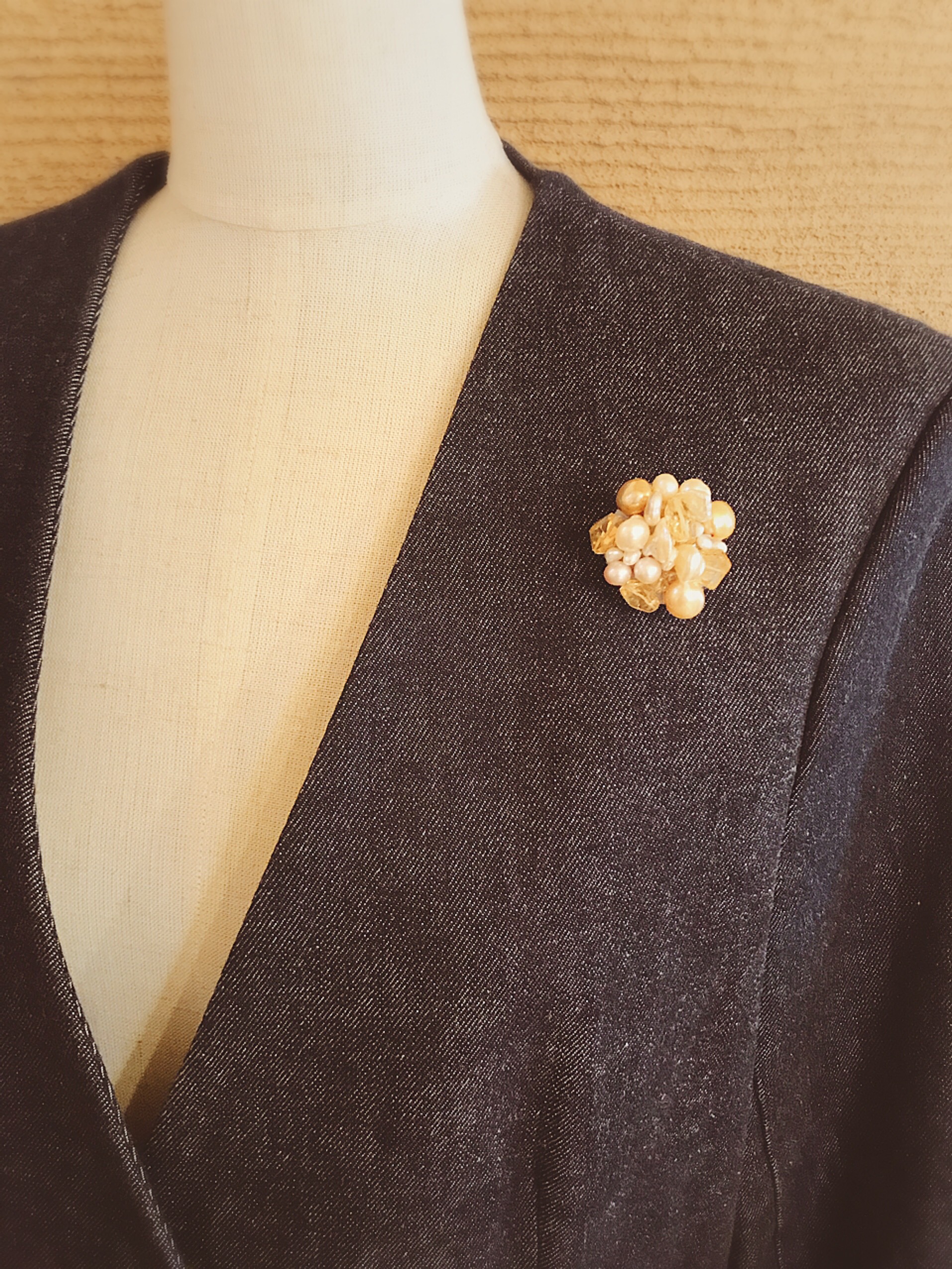 パールと天然石のブローチS