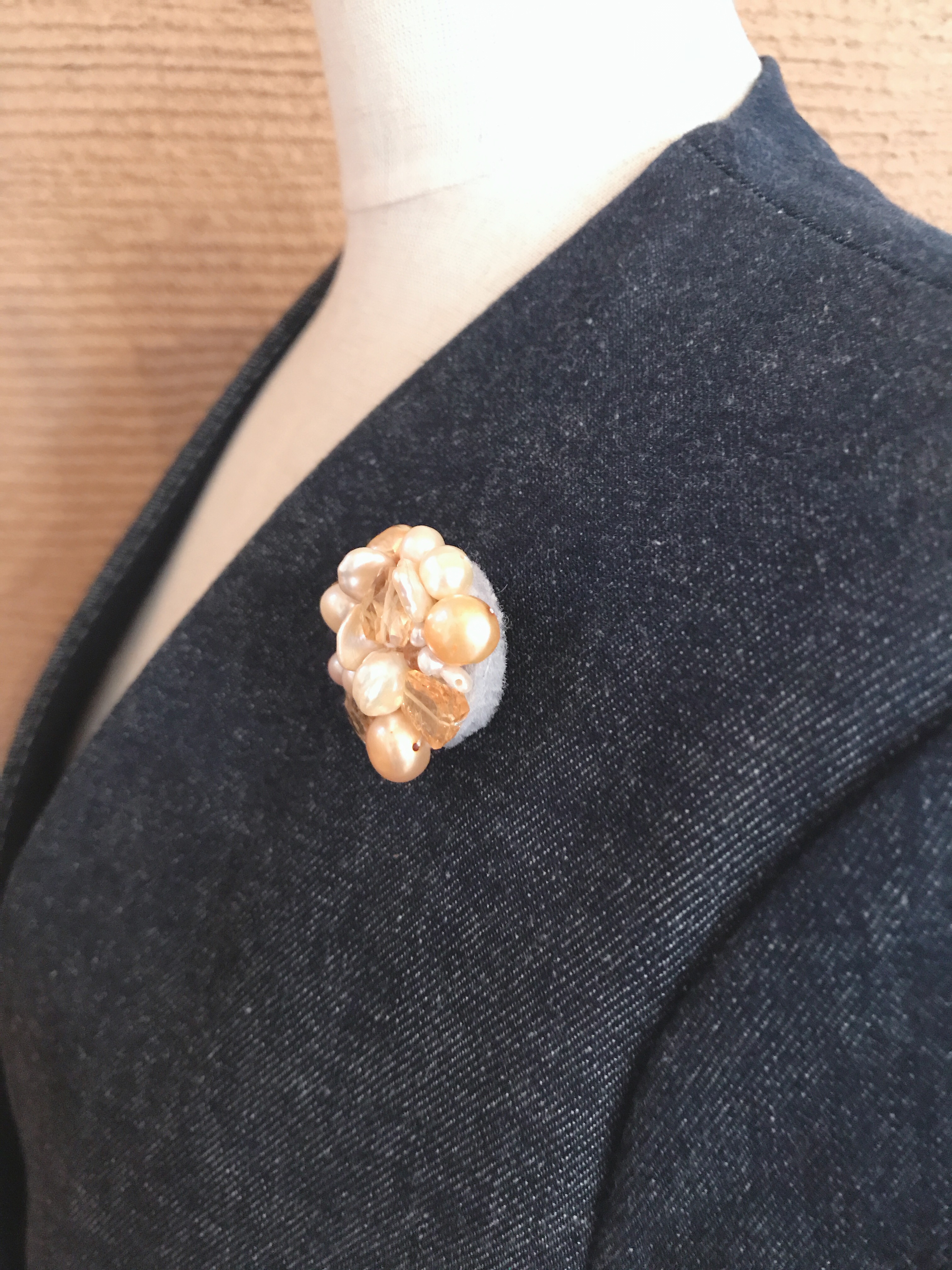 パールと天然石のブローチS