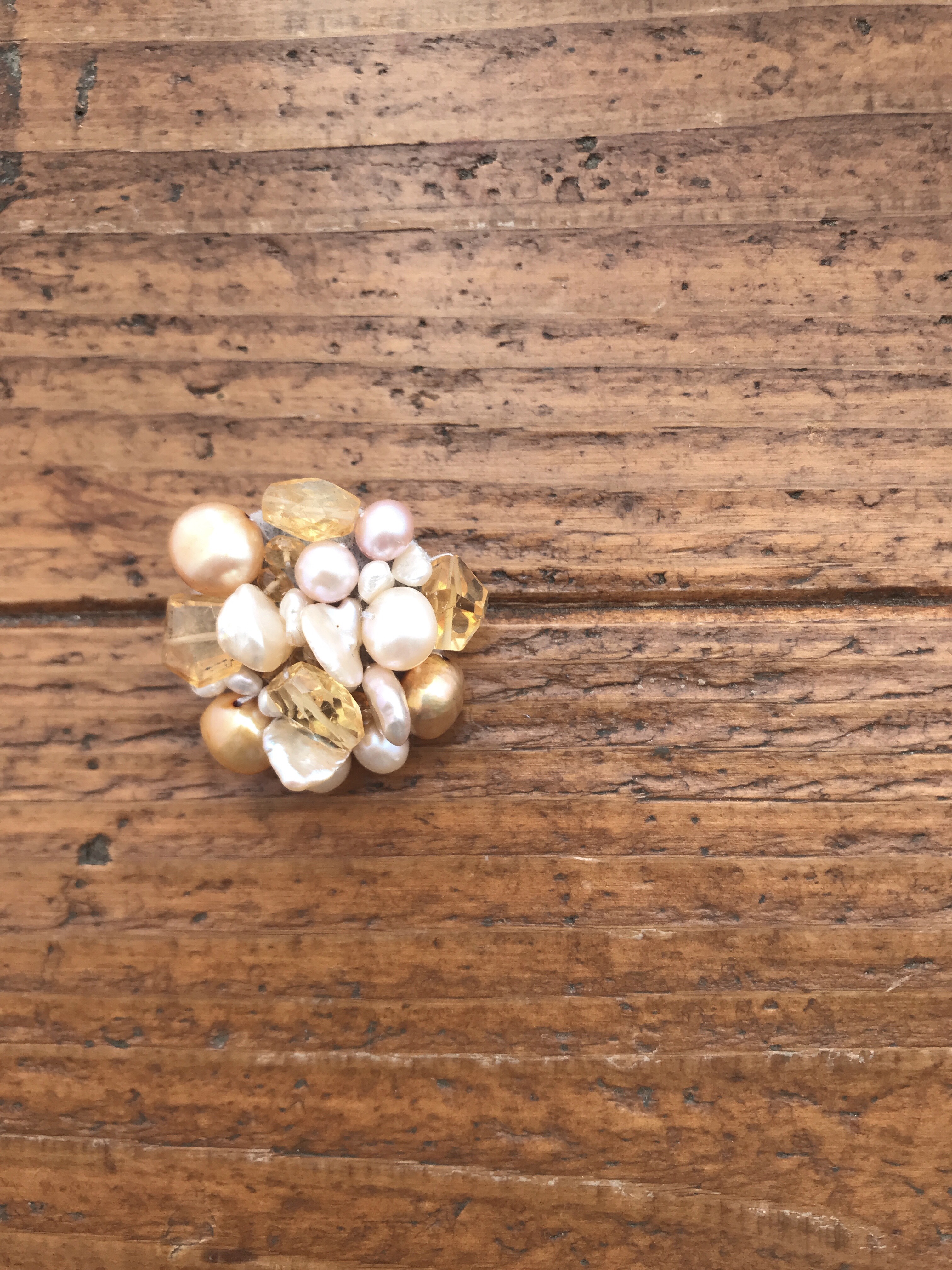 パールと天然石のブローチS