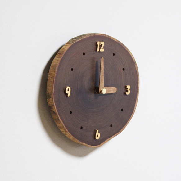 かわいいエンジュの輪切り時計【直径18.5㎝】掛け時計 壁掛け時計 2枚目の画像