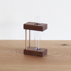 無垢の一輪挿し【ウォールナット×真鍮】一輪挿し おしゃれ かわいい 人気 花瓶 花器 フラワーベース 試験管 2枚目の画像