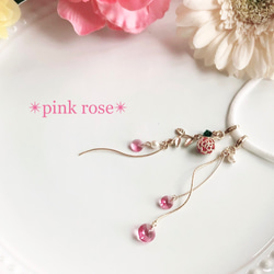 ✴︎pink rose✴︎ピアスみたいなマスクチャーム　薔薇　ピンク　バラ　ゴールド　 1枚目の画像