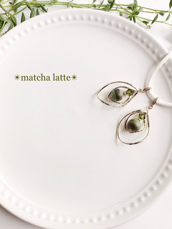 ✴︎matcha latte✴︎ ピアスみたいなマスクチャーム　秋　抹茶　カーキ　コットンパール　秋冬 1枚目の画像