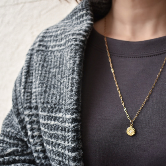 スターモチーフの小さなコインネックレス K14GF スクエアチェーン 60