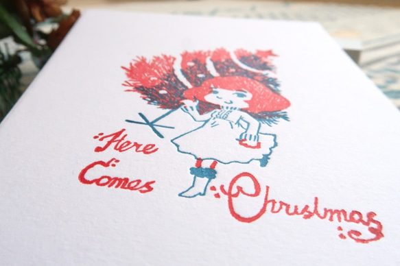 【Pin】クリスマスがやってくる│凸版印刷イラスト│クリスマスカード│封筒の色は選べます 3枚目の画像