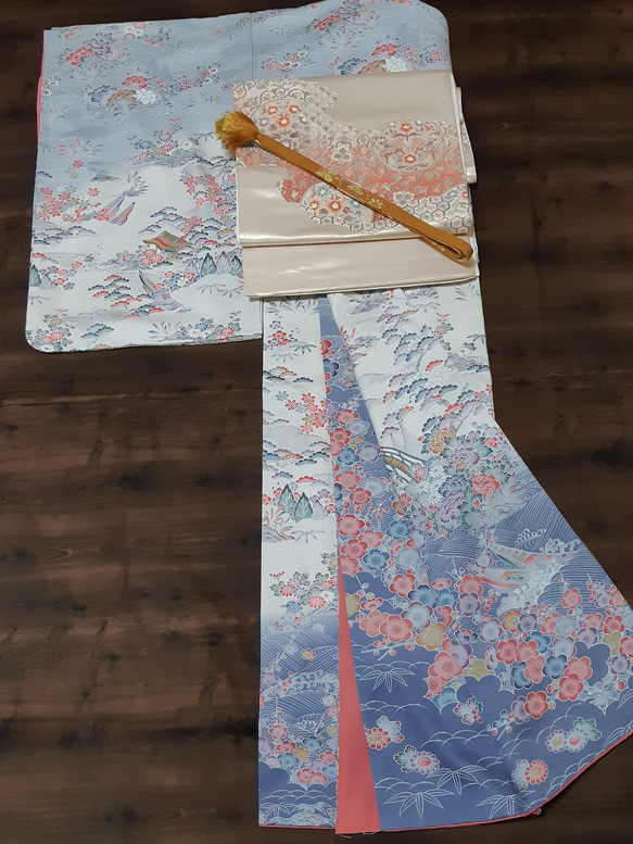 ワンタッチ着物　くらわん着物　正絹豪華な小紋リメイク　山海松菊牡丹風景文様 1枚目の画像