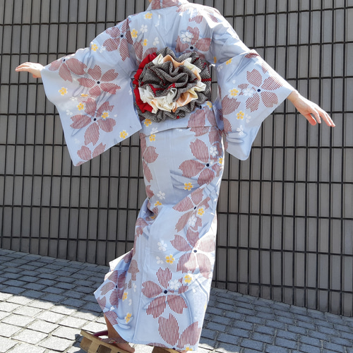 新品未使用 ピンク地 浴衣 ぶち 可愛い桜模様 新品未使用 ピンク地 浴衣 ぶち 可愛い桜模様