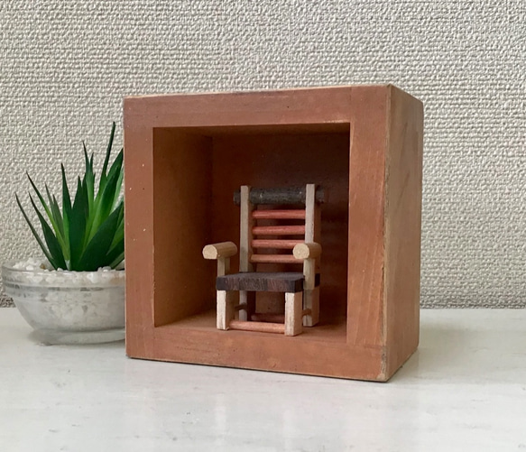 CHAIR in BOX 2枚目の画像