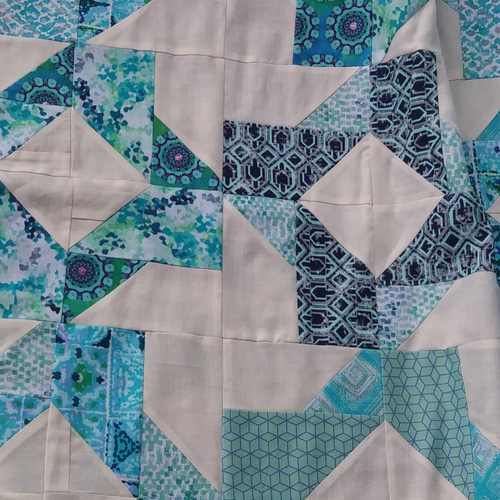 パッチワークキルトのハーフブランケット( ブルー系) ハンドメイド パッチワークキルトのハーフブランケット( ブルー系) ハンドメイド