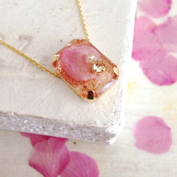 桜の花びら宝石ネックレス 1枚目の画像