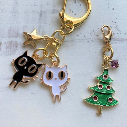 【限定品】グッチ ストラップ 猫 キーホルダー クリスマスデザイン