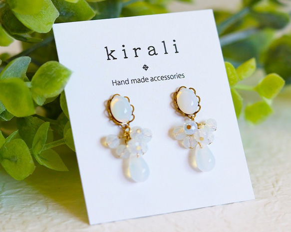 vintage glassホワイトオパール風ガラスカボションピアス＊ポスト部分  