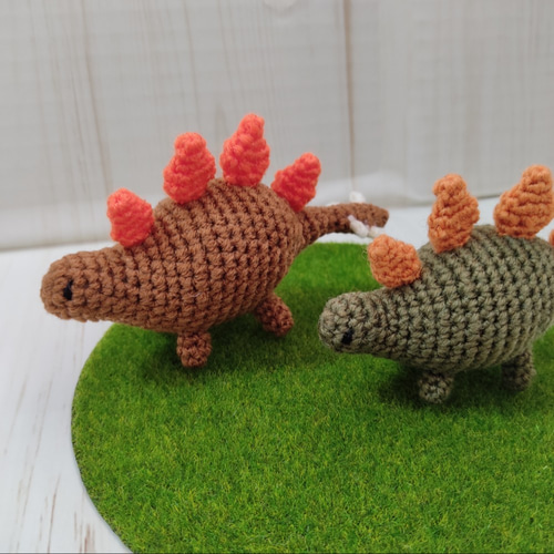 ステゴサウルス（深緑） あみぐるみ あみものくらぶ 通販 12409799