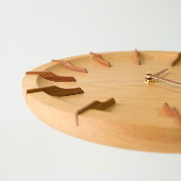 [送料無料] シンプル一枚板の掛け時計「シオジ／28cm」 4枚目の画像